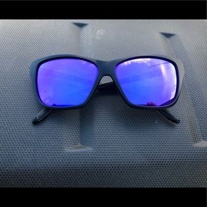 Oakley women’s frog skin sunglasses.